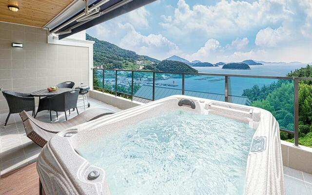 Tongyeong Sea and View Spa Pension