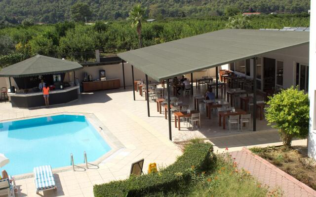 Ares Hotel