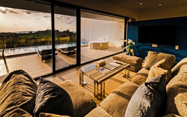 Villa Alyssum – Guest Rooms – Miyakojima