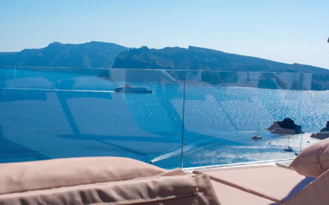 Kima Oia Suites