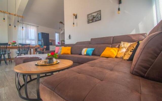 Marina Apartments Vir