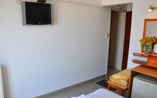 Nora Hotel
