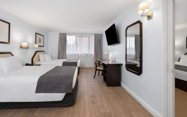 Wyndham Garden Santiago Kennedy