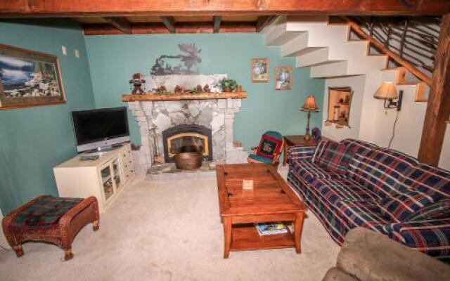 Casa Oso Grande by RedAwning