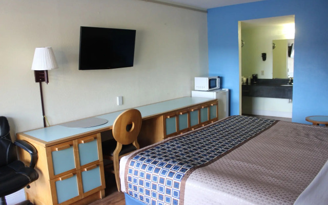 Tampa Inn - Near Busch Gardens