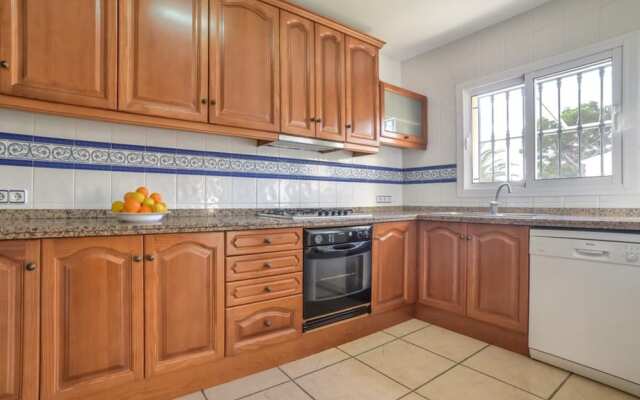 Villa - 7 Bedrooms with Pool and WiFi - 106438