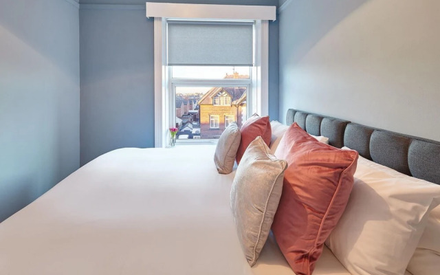 Host Stay Cattersty Hideaway