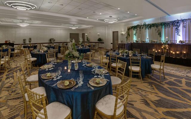 Embassy Suites by Hilton Milwaukee Brookfield