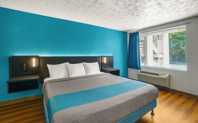 Motel 6 Lexington East