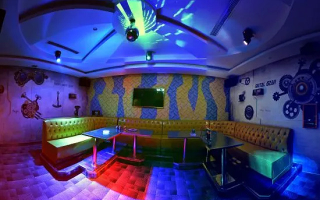 Knight's Hotel Europark Resort