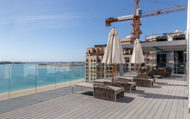 Posh & Spotless 1BR Apartment on Palm Jumeirah