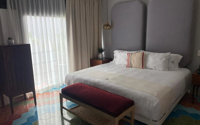 Auténtico Vertical Hotel