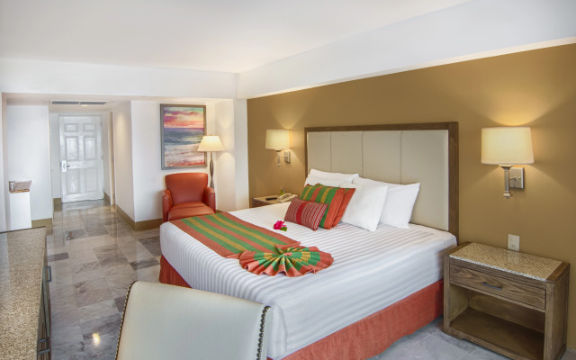 Tesoro Ixtapa Beach Resort