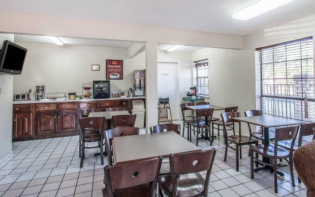 Econo Lodge Brownsville