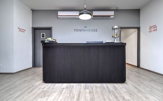 OYO Townhouse 044 Sector 14 Gurugram
