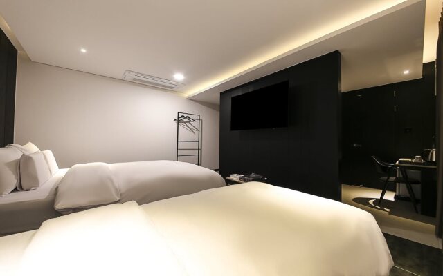 Centralperson Pyeongtaek Hotel