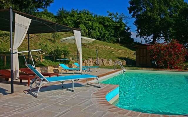 Casale La Pietra Gialla B&B