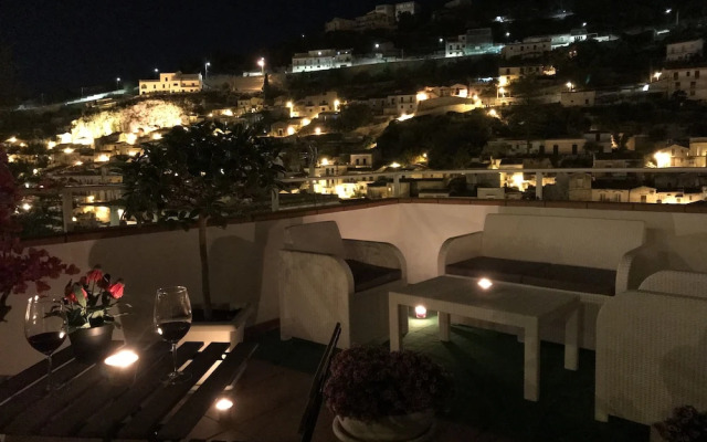 Holiday Rooms Portale Pirrera