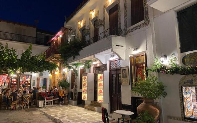 Raphael Skiathos Living-Olga