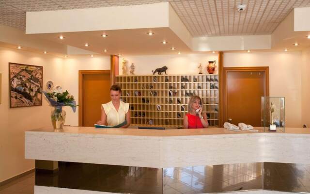 Hotel Golden Odyssey