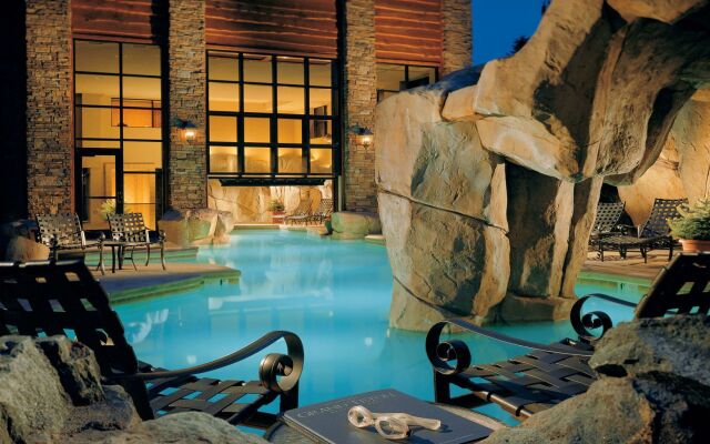 Snake River Lodge - Amenities at Sister Property
