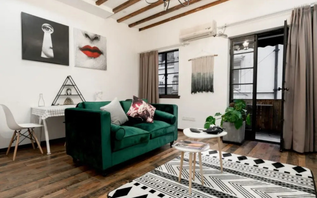 HUSH Terrace House Near IAPM Mall