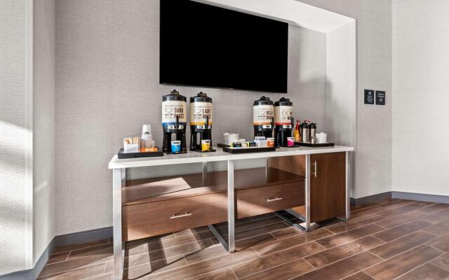 Hampton Inn & Suites Portland Tigard
