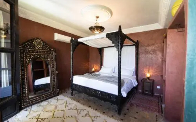 Riad Mur Akush