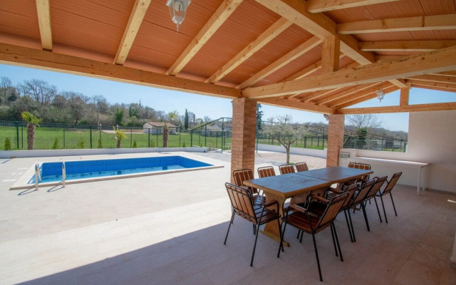 Villa for 6 persons with private pool, parking and garden in Rovinj