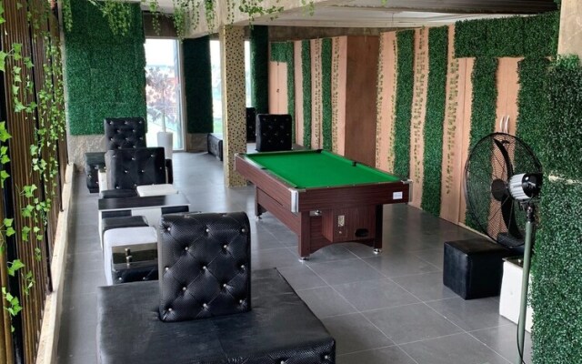 GrandBay Luxury Hotel