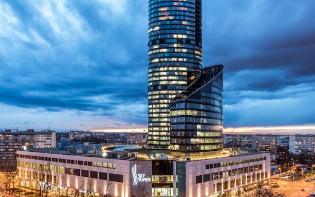 In The Sky - Sky Tower Apartments