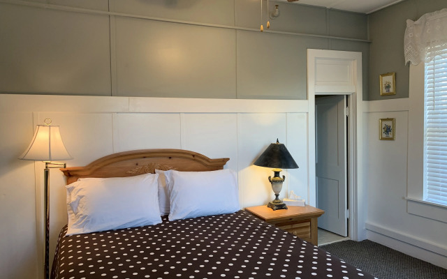 Woodbridge Inn & Tavern