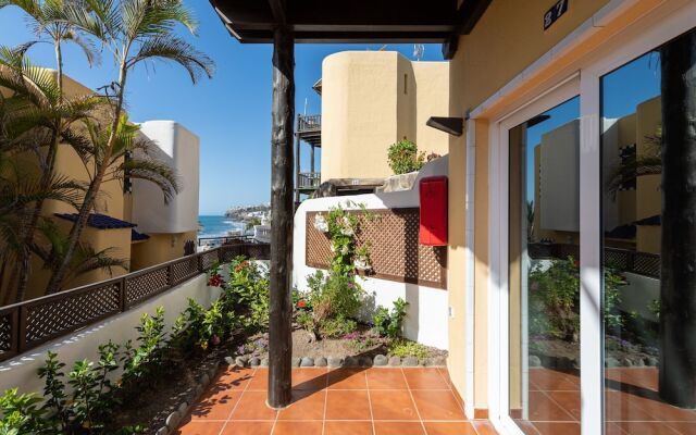 Cute apartment next to beach. P27 Swimming pool