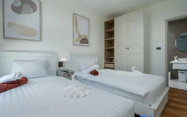 Two Flamingo Apartment 1