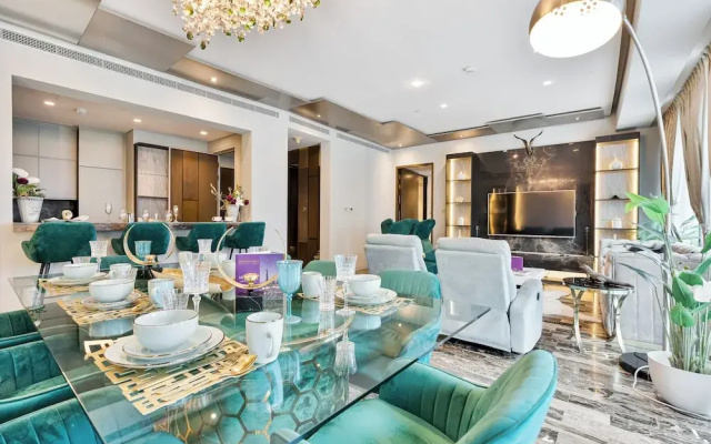 High End Luxury Stay with Full Palm Jumeirah View
