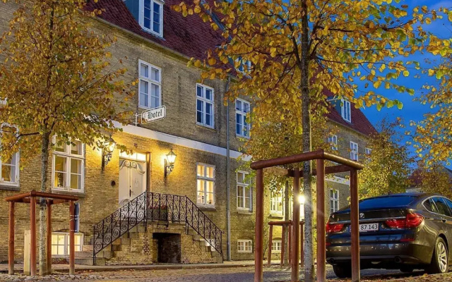 hotelImage