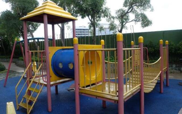 Mall Access Exclusive 2 BR @ Gandaria Heights Apartment By Travelio