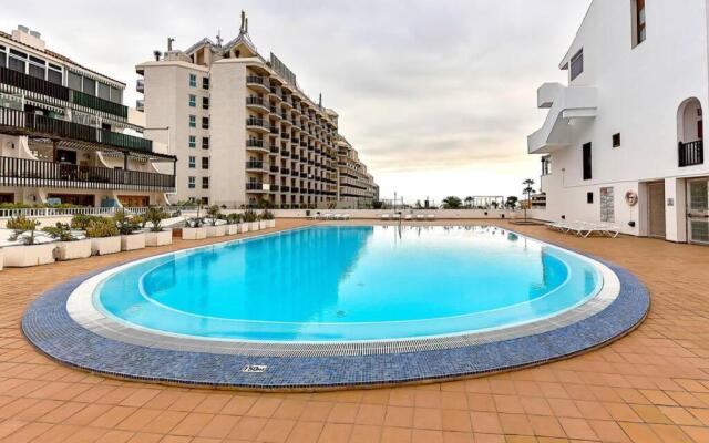 Modern apartment in Parque Royal I