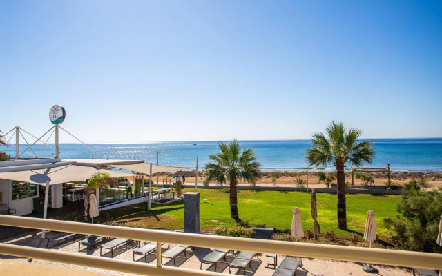 Piere Anne Beach Hotel