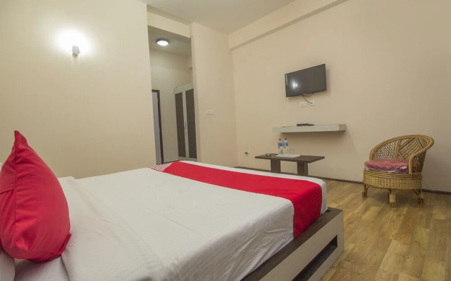 OYO 28084 Hotel Pangolin