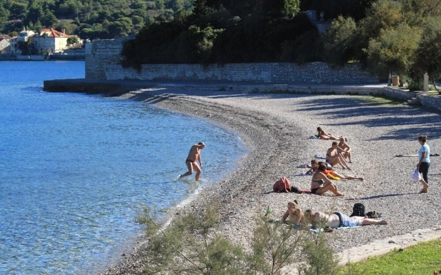 Mat - Great Location - A1-veci
