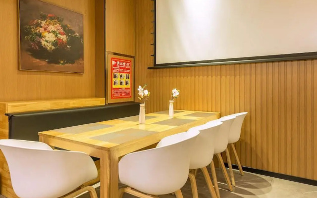 Ibis Styles Zhengzhou International Convention  Exhibitio