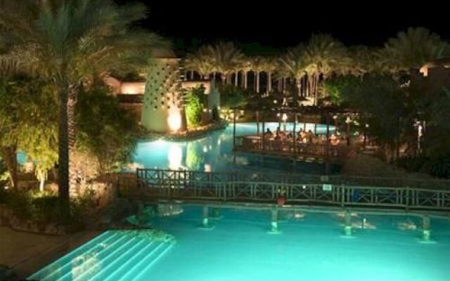The Grand Makadi