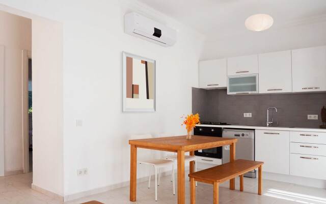 Daphnis Hotel
