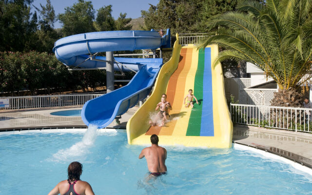Green Bay Resort & Spa