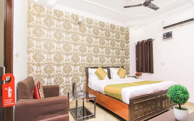 OYO 13652 Hotel Rajput