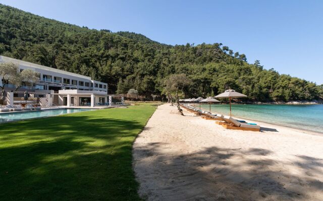 Vathi Cove Luxury Resort & Spa