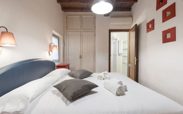 Short-let Florence apartment 3 bedrooms Mercato Centrale