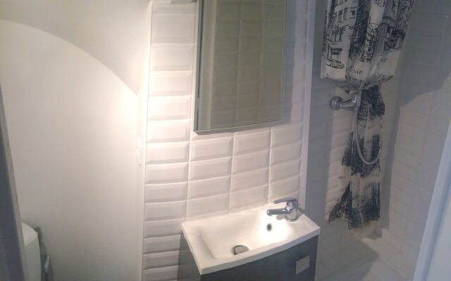 Studio Vieux-Port 5eme sans ascenseur