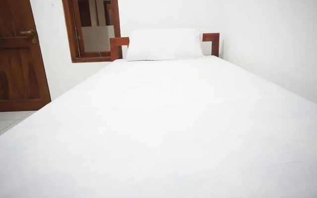 OYO Life 93038 Kost Putra Malilah